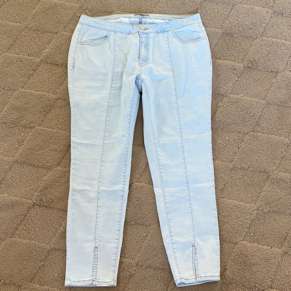 Jessica London Women's Light Blue Straight Leg Jeans